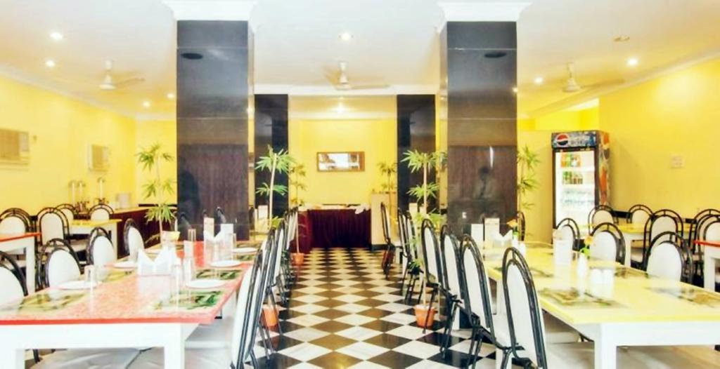 Hotel Pandian Chennai Zewnętrze zdjęcie