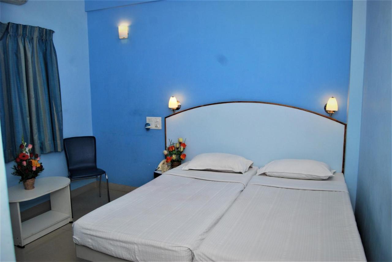 Hotel Pandian Chennai Zewnętrze zdjęcie