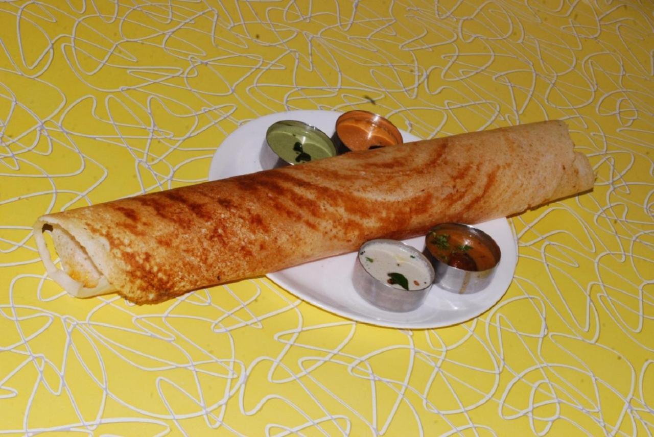 Hotel Pandian Chennai Zewnętrze zdjęcie