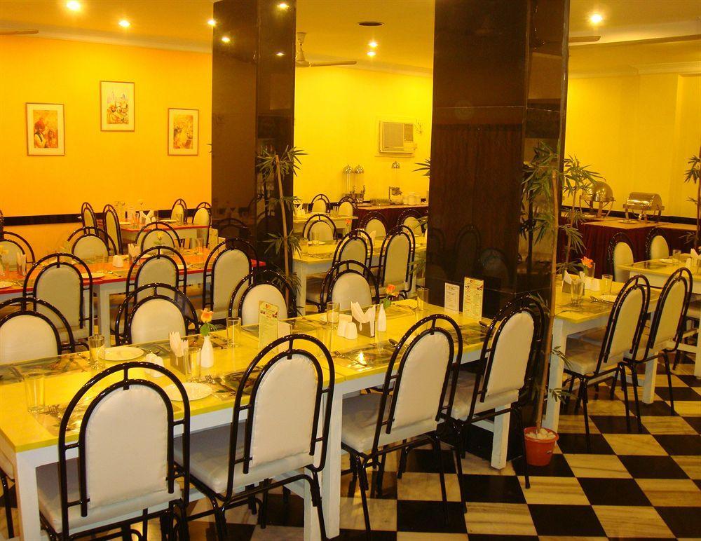 Hotel Pandian Chennai Zewnętrze zdjęcie