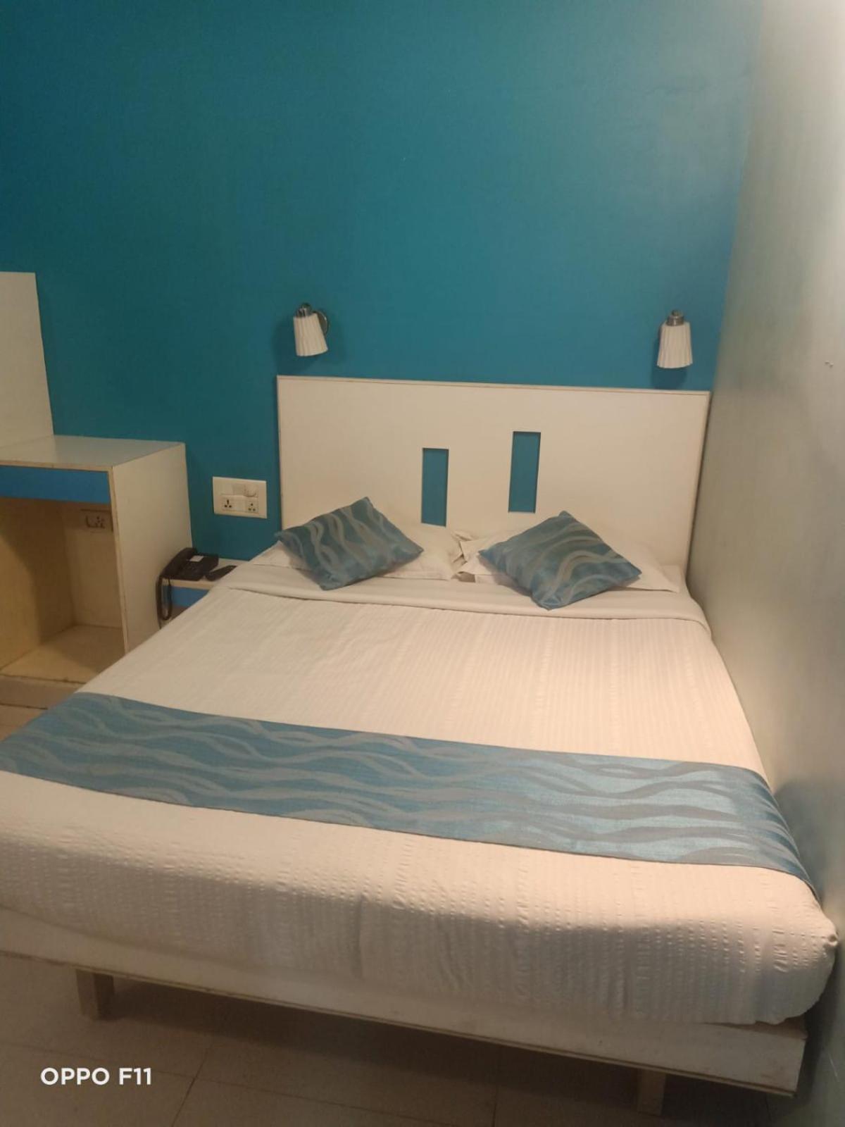 Hotel Pandian Chennai Zewnętrze zdjęcie