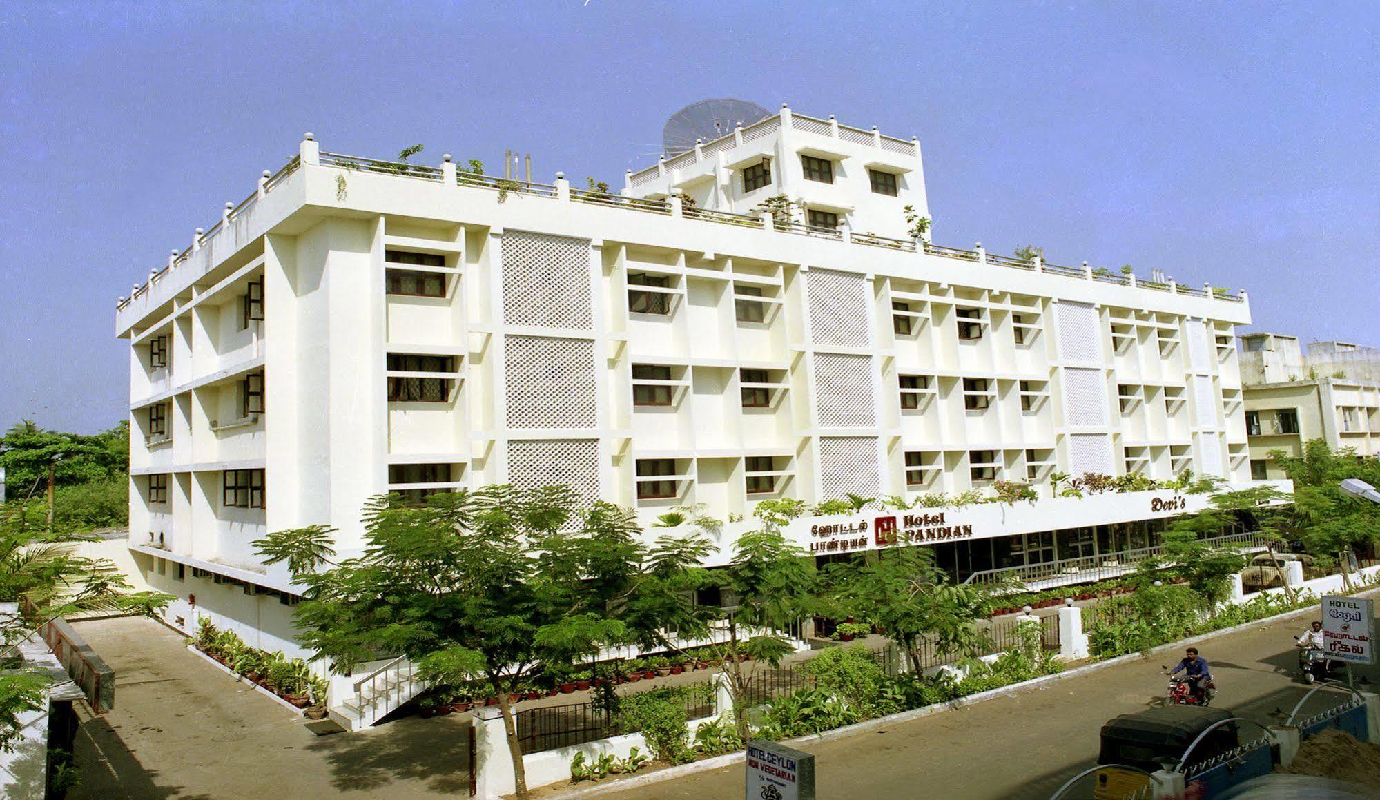 Hotel Pandian Chennai Zewnętrze zdjęcie