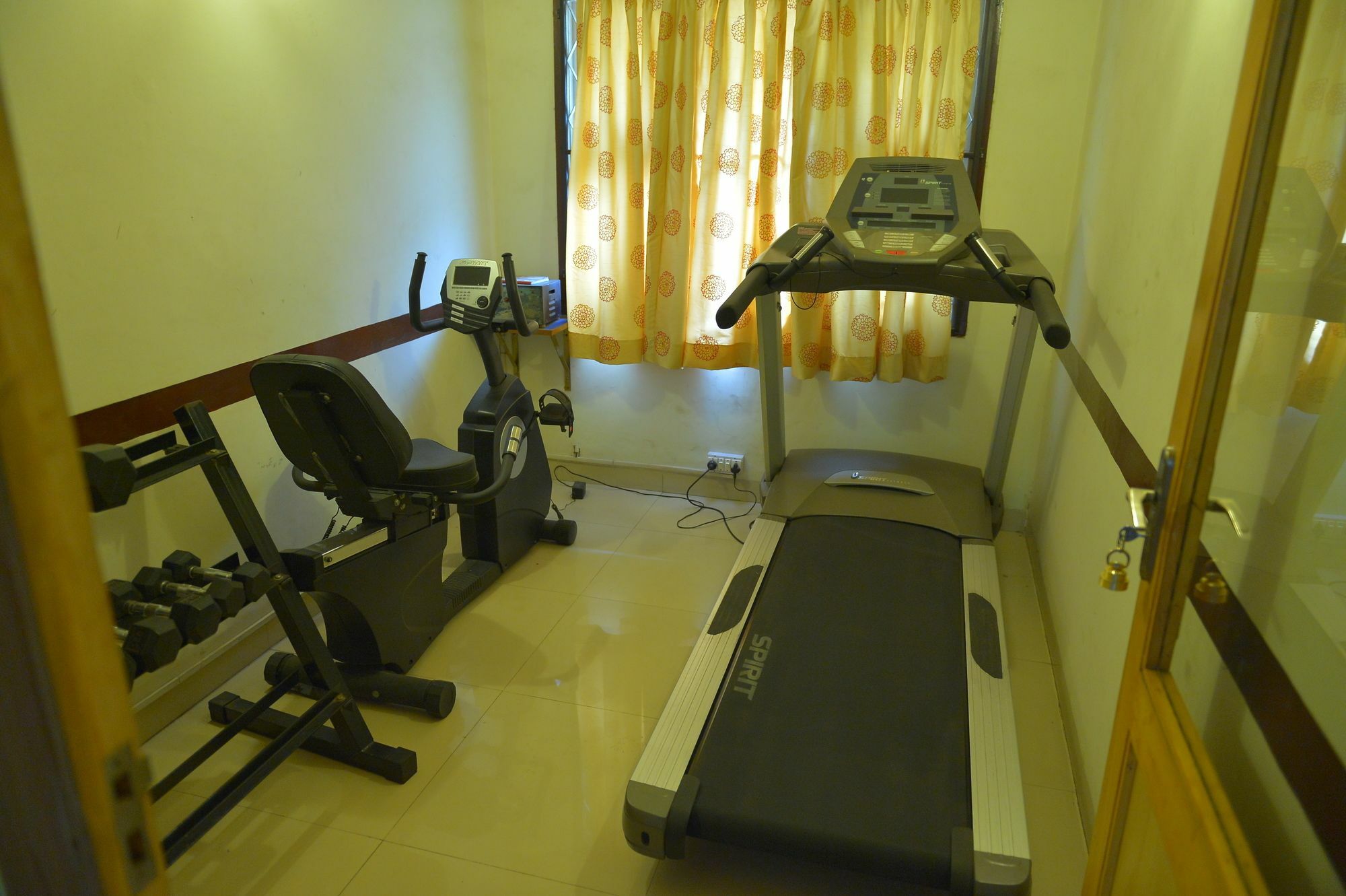 Hotel Pandian Chennai Zewnętrze zdjęcie